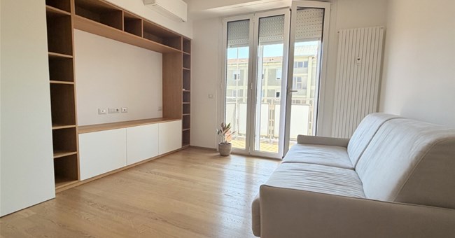 Bilocale con terrazzino in affitto Milano - Via Alcuino